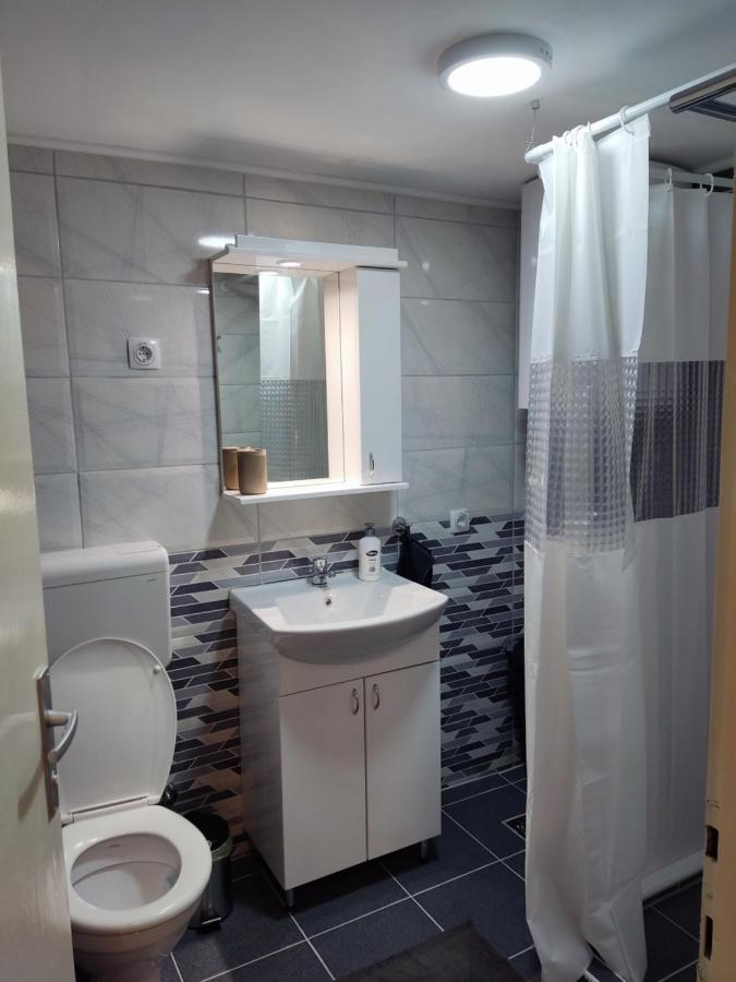 Mikmari Apartman Subotica Esterno foto