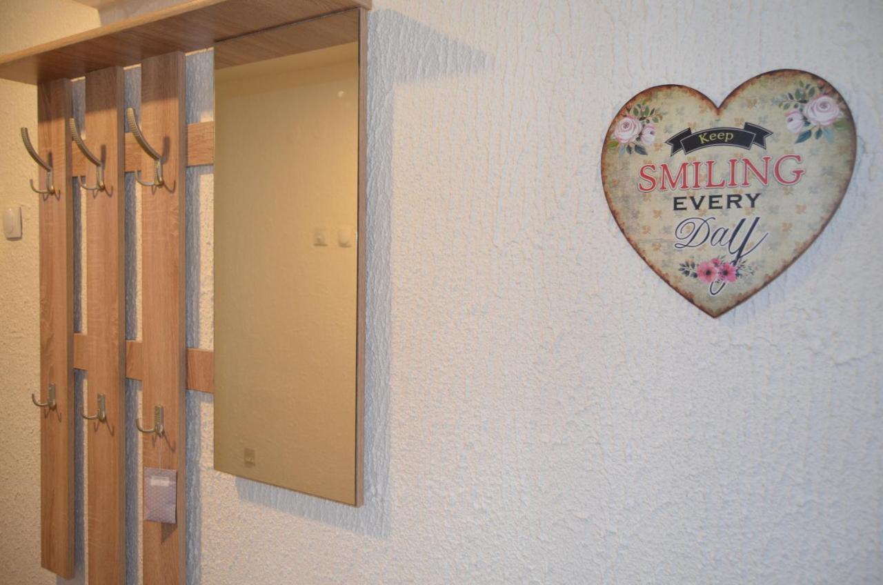 Mikmari Apartman Subotica Esterno foto