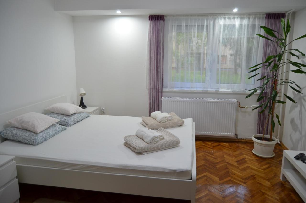 Mikmari Apartman Subotica Esterno foto