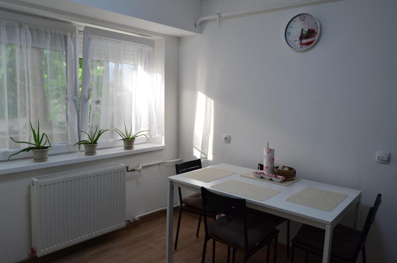 Mikmari Apartman Subotica Esterno foto